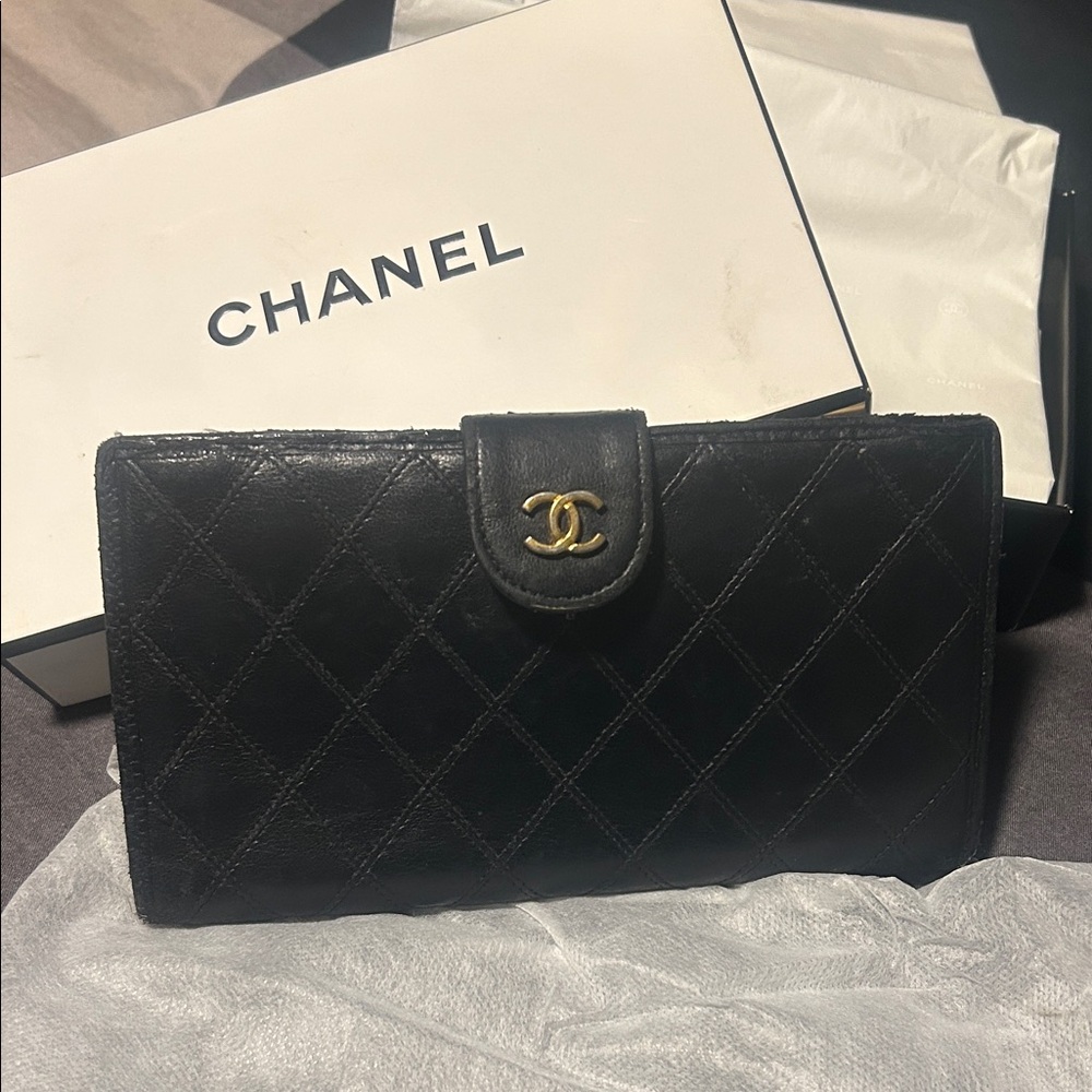 Chanel Black double stitch matelasse Leather & Gold vintage wallet
